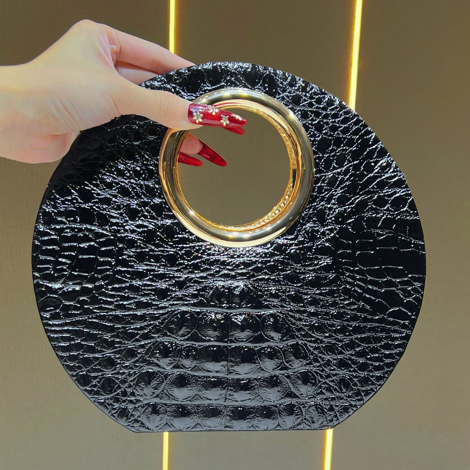 Borsa Tonda con Manico Oro